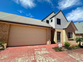 Villa 2 Dunsborough Villas, Dunsborough